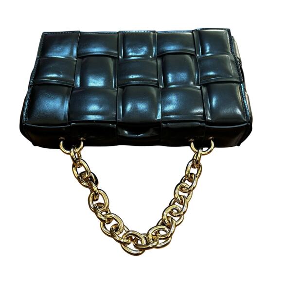 Black faux leather quilted puffy purse chunky gold chain top handle satchel - Picture 2 of 9